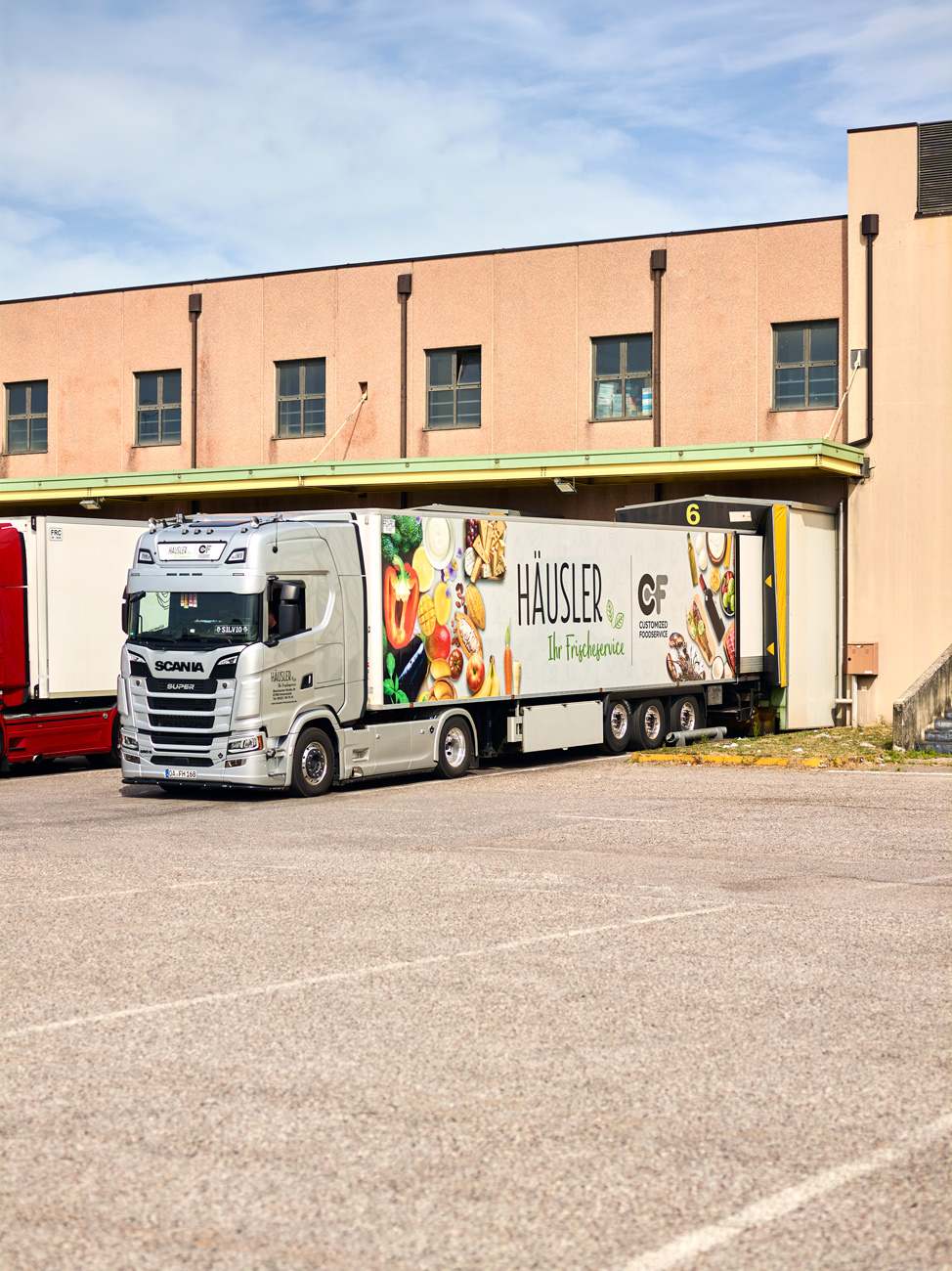 LKW des Häusler Frischeservice aus Immenstadt unterwegs in Italien für den Transport frischer Lebensmittel und hochwertiger Produkte